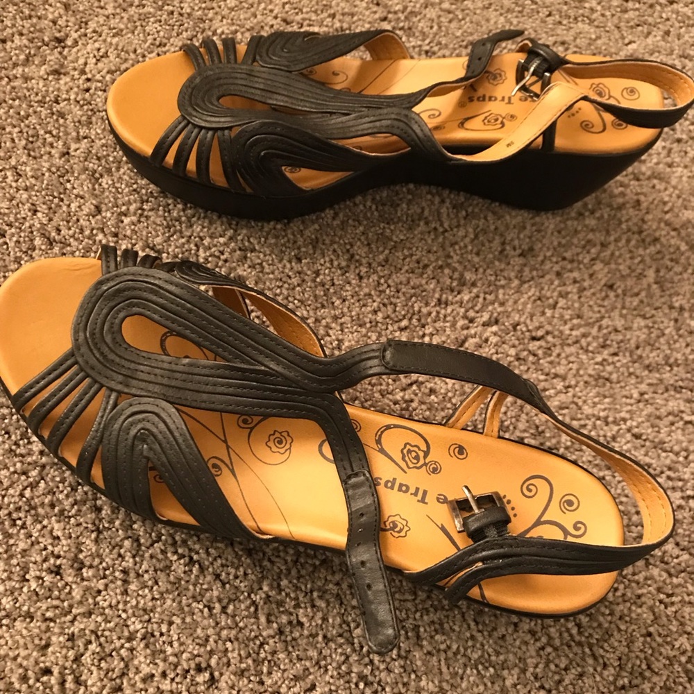 Black baretrap sandals